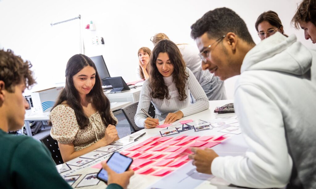 découvrez tous les services étudiants offerts par l'edhec : accompagnement personnalisé, logement, vie associative, aide à l'insertion professionnelle et soutien académique, pour une expérience étudiante réussie.