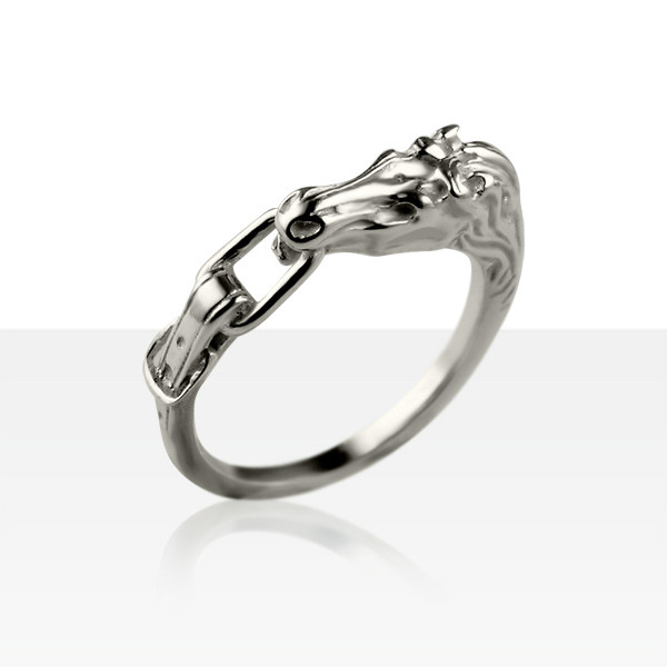découvrez les bienfaits de la bague en crin de cheval, un bijou aux vertus apaisantes et énergisantes, alliant élégance et tradition.