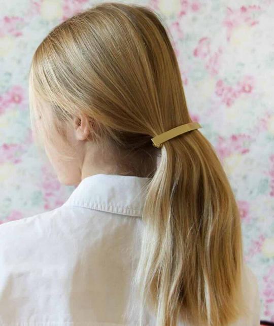 découvrez comment choisir la meilleure barrette pour queue de cheval, alliant style, confort et maintien tout au long de la journée.
