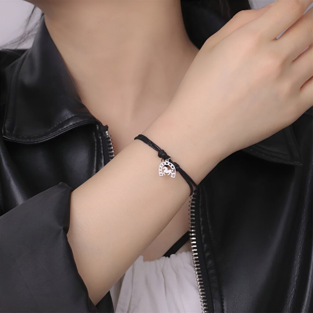 découvrez comment choisir le bracelet cheval adapté à votre style et à vos besoins, alliant élégance et authenticité pour un bijou unique.